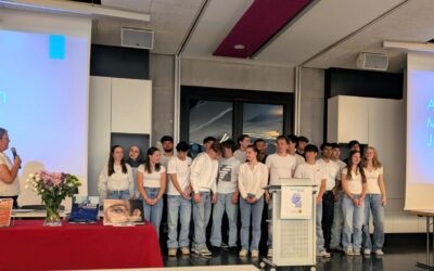 PRESSEMITTEILUNG Kolloquium „Stimmen der Erinnerung“ setzt starkes Zeichen gegen das Vergessen – Auftakt zur Ausstellung von Luigi Toscano begeistert Pub-likum an der Theodor-Heuss-Schule
